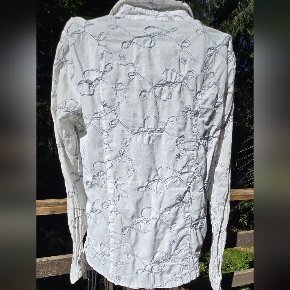 Horny Toad White & Gray Embroidered Button Down Shirt SzM - Picture 7 of 8